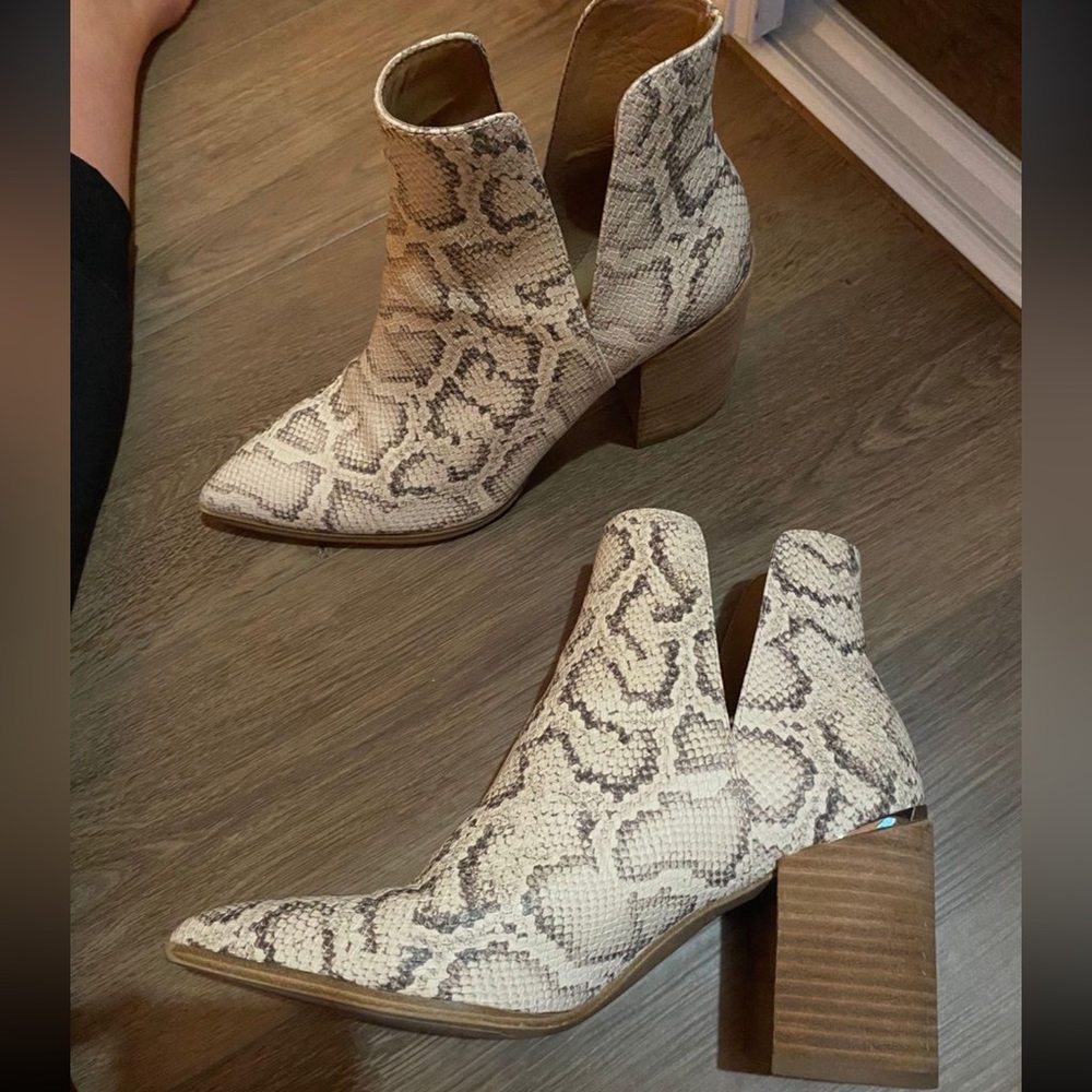 Steve Madden Snakeprint Booties